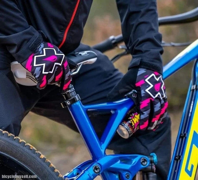 Muc-Off  Gloves